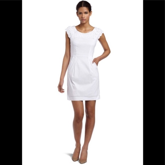 BCBGMaxAzria White Dress Size 0 - Picture 3 of 9